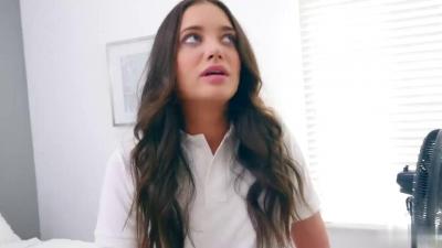 骚姐姐饥渴难耐，跪着求我狠狠操她